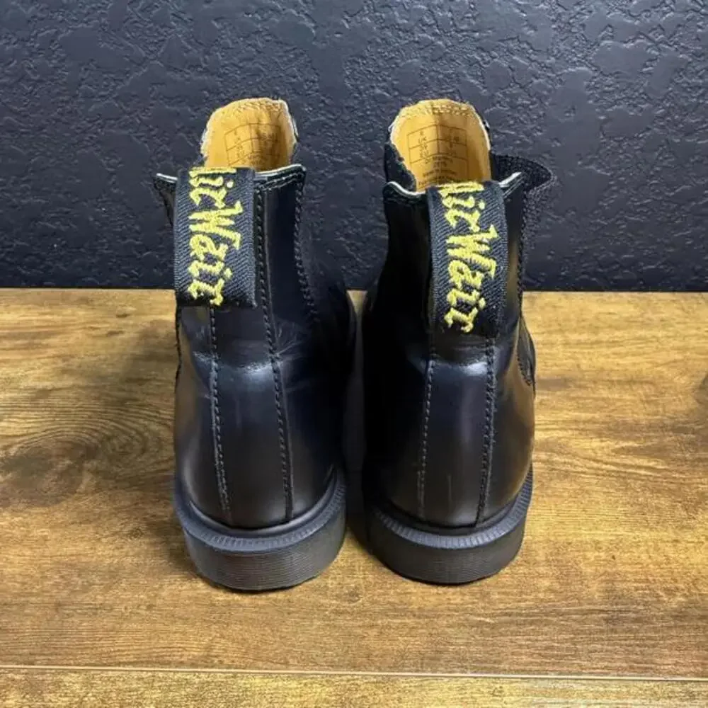 Dr. Martens 2976 11853001 Black Smooth Leather Chelsea Boots Mens 7‎ Womens 8
